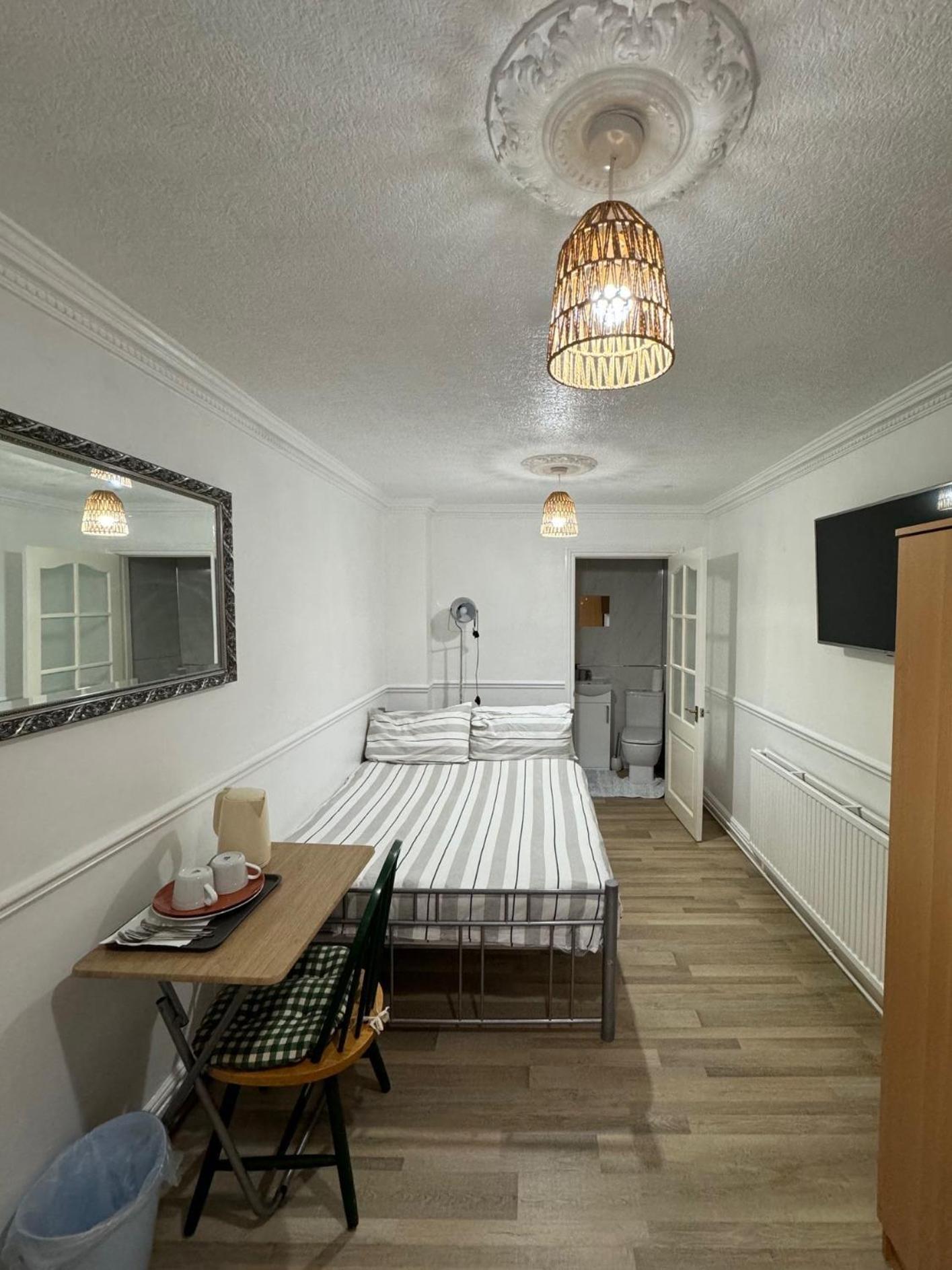 Oxborne Rooms Uk - 22 Seaton Лондон Экстерьер фото