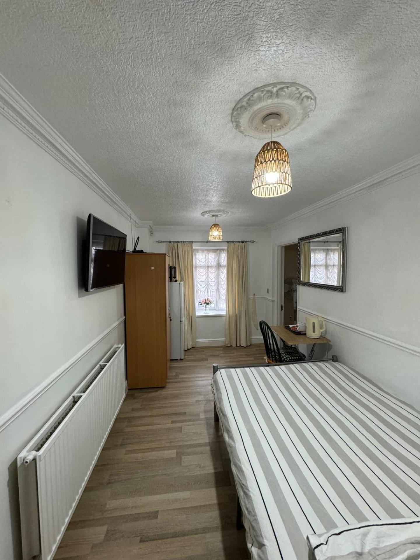 Oxborne Rooms Uk - 22 Seaton Лондон Экстерьер фото